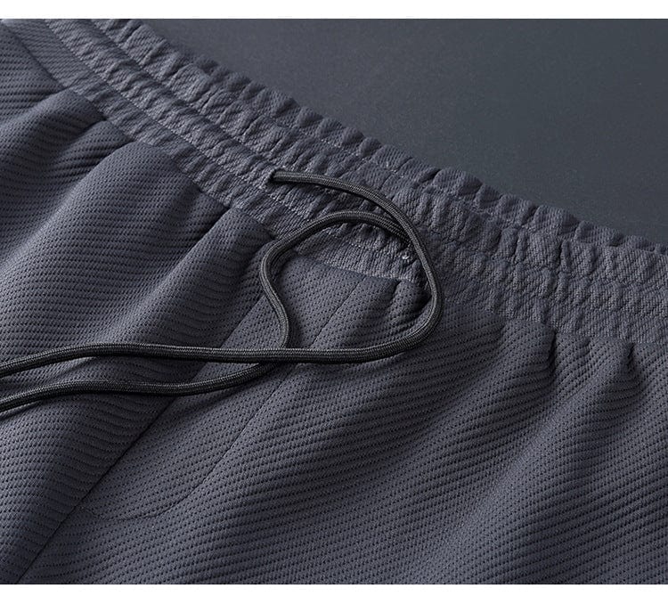 Leo Men’s Training Outfit - Stylish and Comfortable